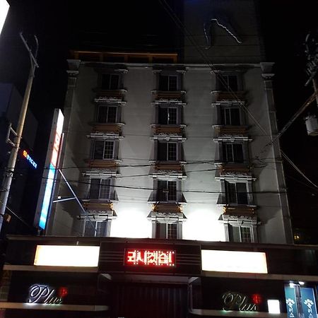 Plus Motel Gwangju Metropolitan City Екстериор снимка